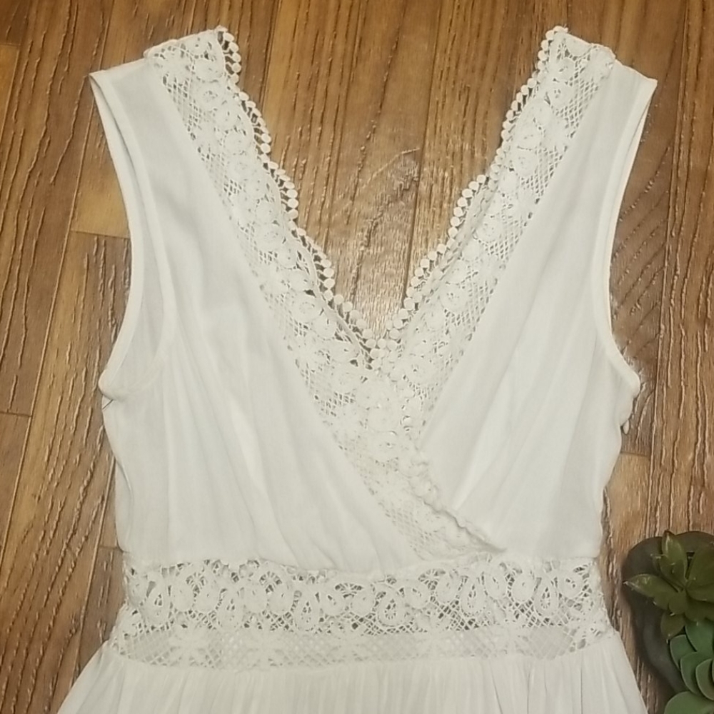 Urban outfitters lace crossover v neck dress - Picture 3 of 5